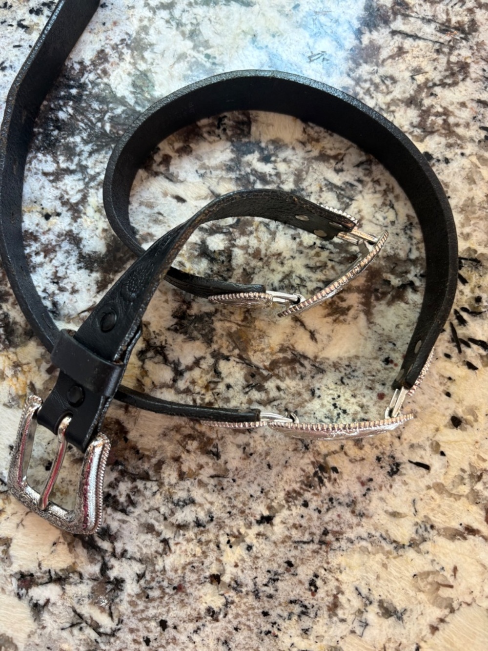 Vintage 90s 3-D DDD Black Leather Silver Heart Concho Western Belt - Picture 4 of 17